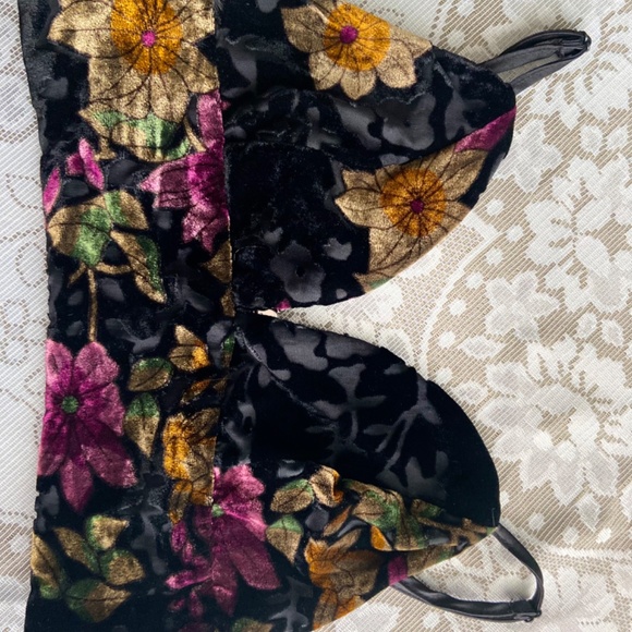 Crop top - Picture 2 of 9